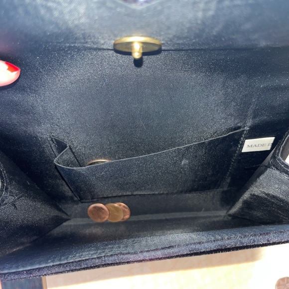 Black Vintage 80s Velvet
Shoulder Bag with Fabric Bow - Picture 4 of 5